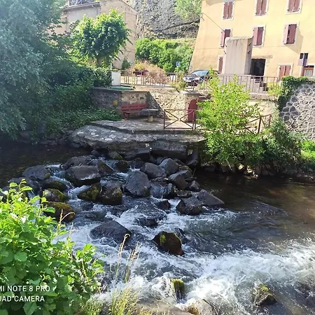 Maison De 2 Chambres Avec Jardin Clos Et Wifi A Floret