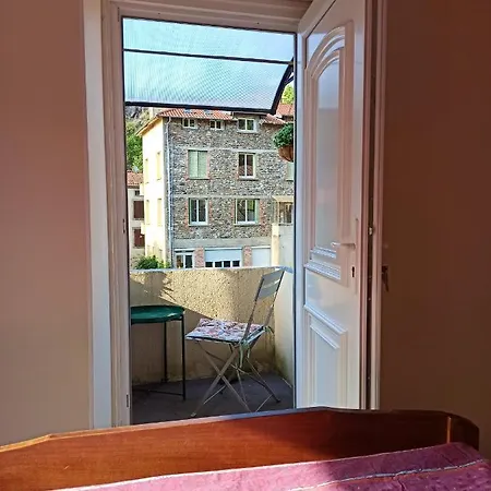 Maison De 2 Chambres Avec Jardin Clos Et Wifi A Floret *