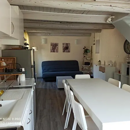 別荘 Maison De 2 Chambres Avec Jardin Clos Et Wifi A Floret Saint-Floret